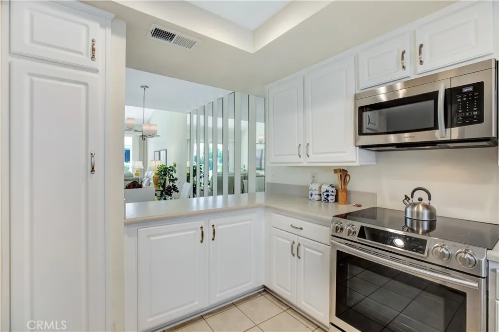1911 Grand Bahama Drive E Palm Springs, CA 92264