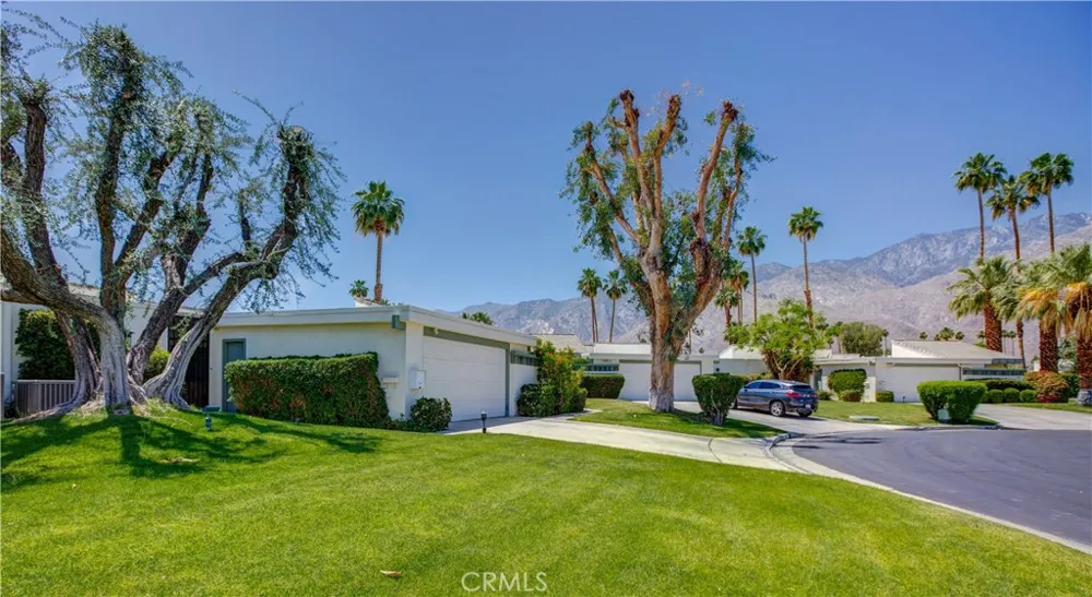 1911 Grand Bahama Drive E Palm Springs, CA 92264