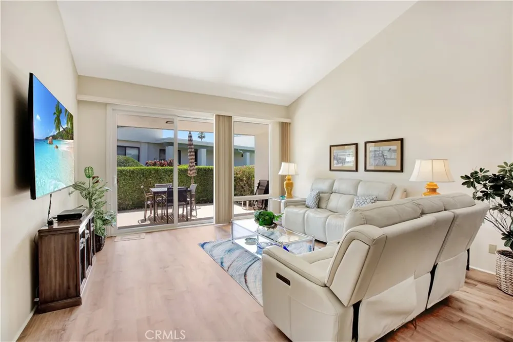 1911 Grand Bahama Drive E Palm Springs, CA 92264