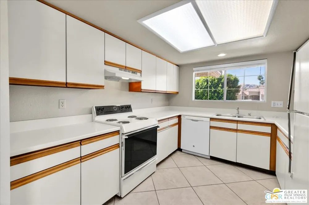 505 S Farrell Drive #G42 Palm Springs, CA 92264