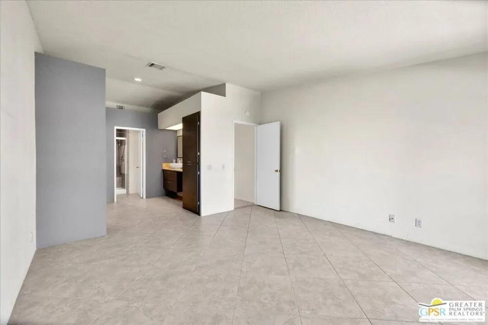 505 S Farrell Drive #G42 Palm Springs, CA 92264