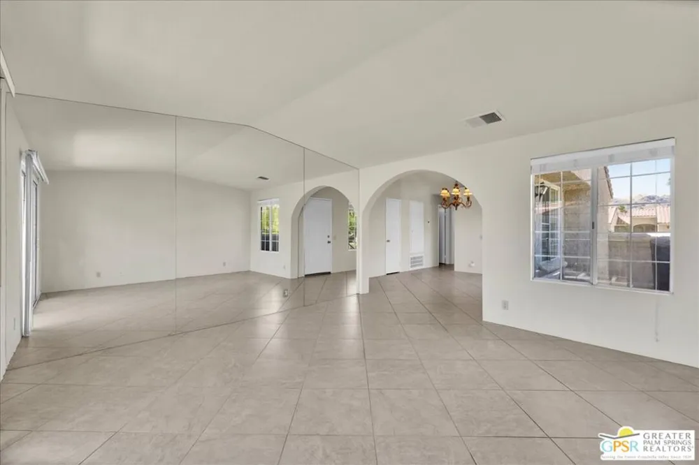 505 S Farrell Drive #G42 Palm Springs, CA 92264