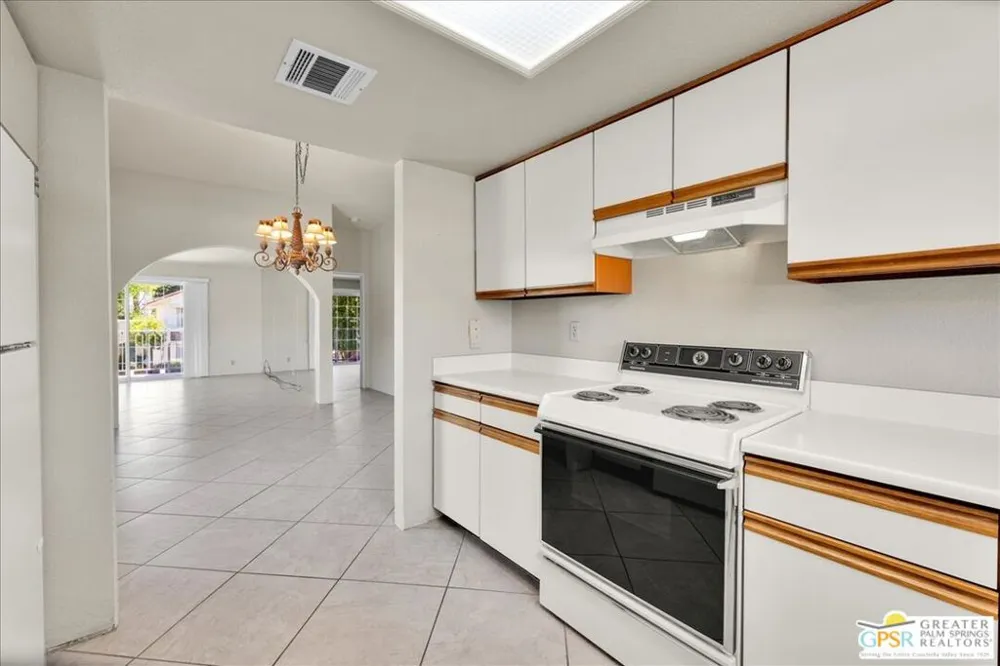 505 S Farrell Drive #G42 Palm Springs, CA 92264