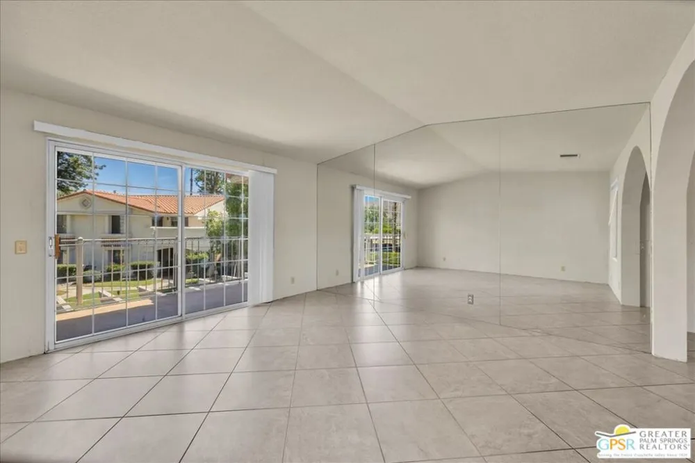 505 S Farrell Drive #G42 Palm Springs, CA 92264