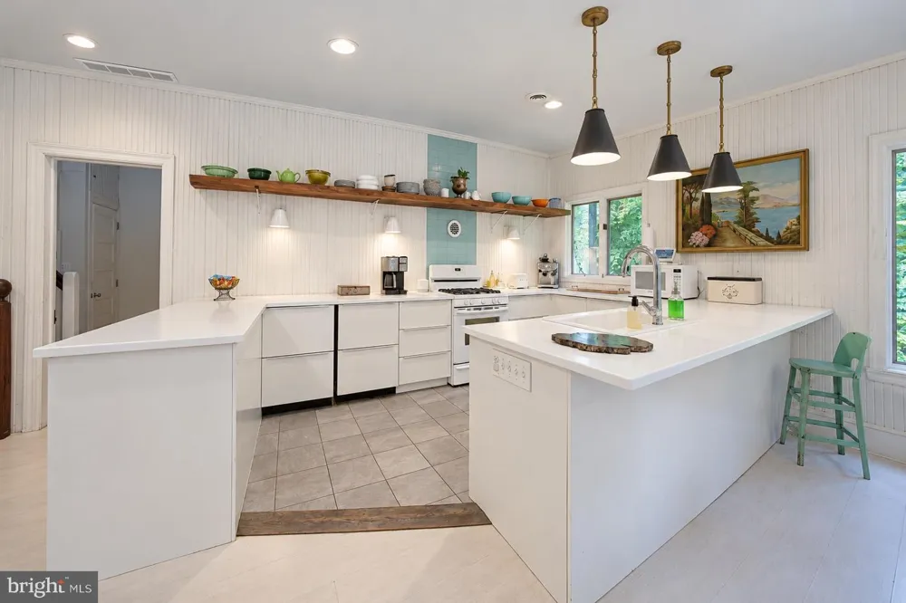 401 E CHERRY STREET Wenonah, NJ 08090