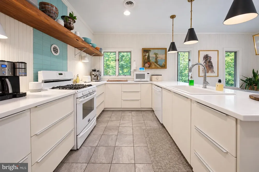 401 E CHERRY STREET Wenonah, NJ 08090