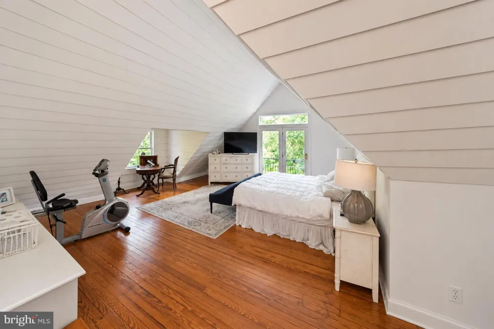 401 E CHERRY STREET Wenonah, NJ 08090