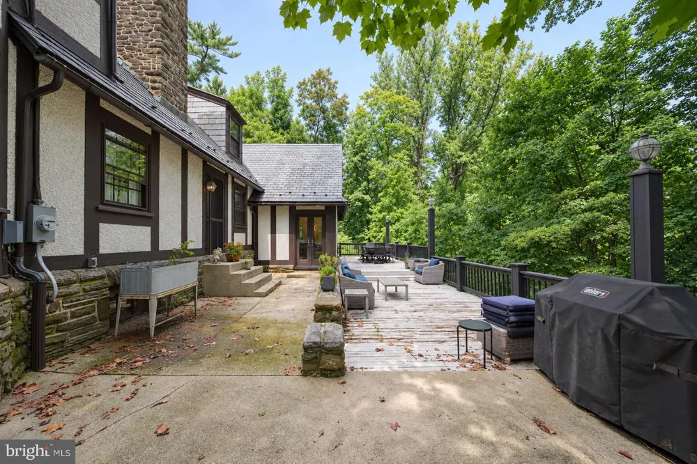 401 E CHERRY STREET Wenonah, NJ 08090
