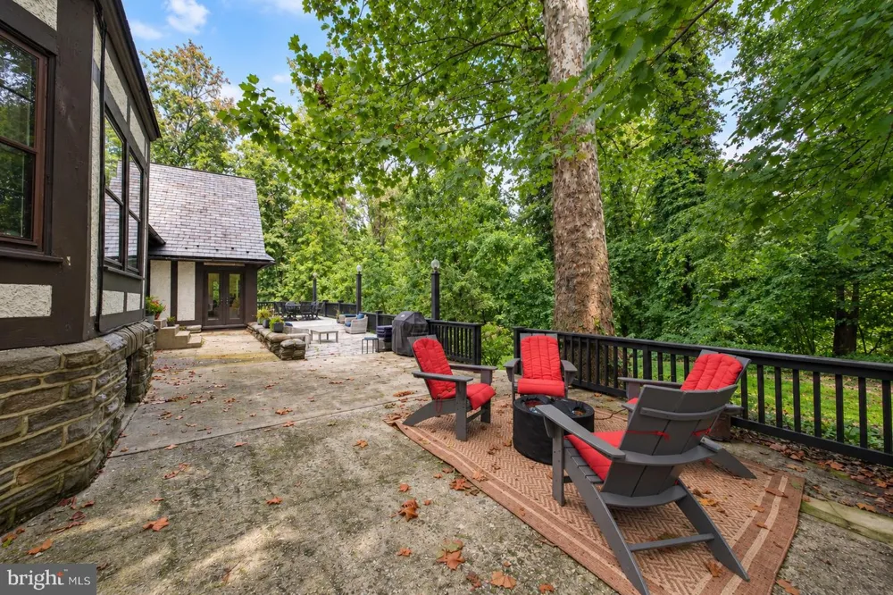 401 E CHERRY STREET Wenonah, NJ 08090