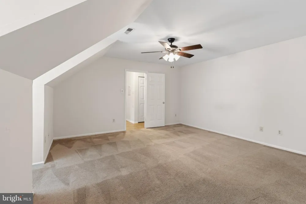 841 WESTFIELD DRIVE Cinnaminson, NJ 08077