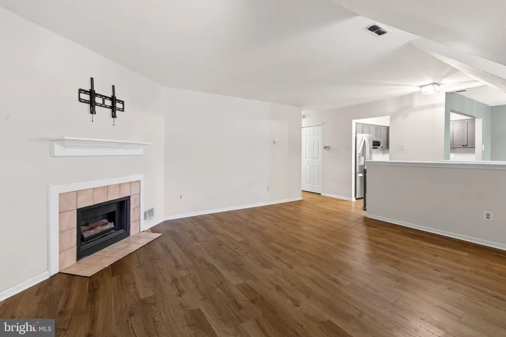 841 WESTFIELD DRIVE Cinnaminson, NJ 08077