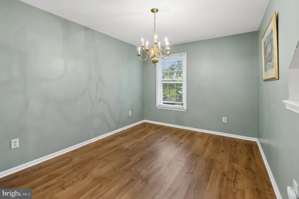 841 WESTFIELD DRIVE Cinnaminson, NJ 08077