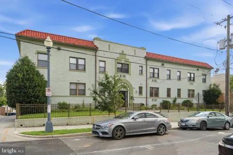 315 EVARTS STREET NE #102
