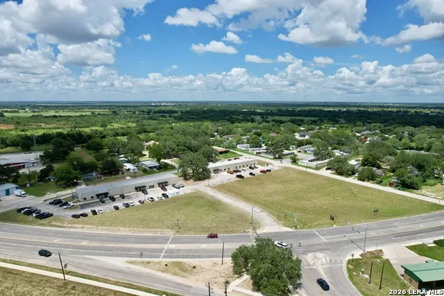 1030 BENSDALE RD #1 Pleasanton, TX 78064