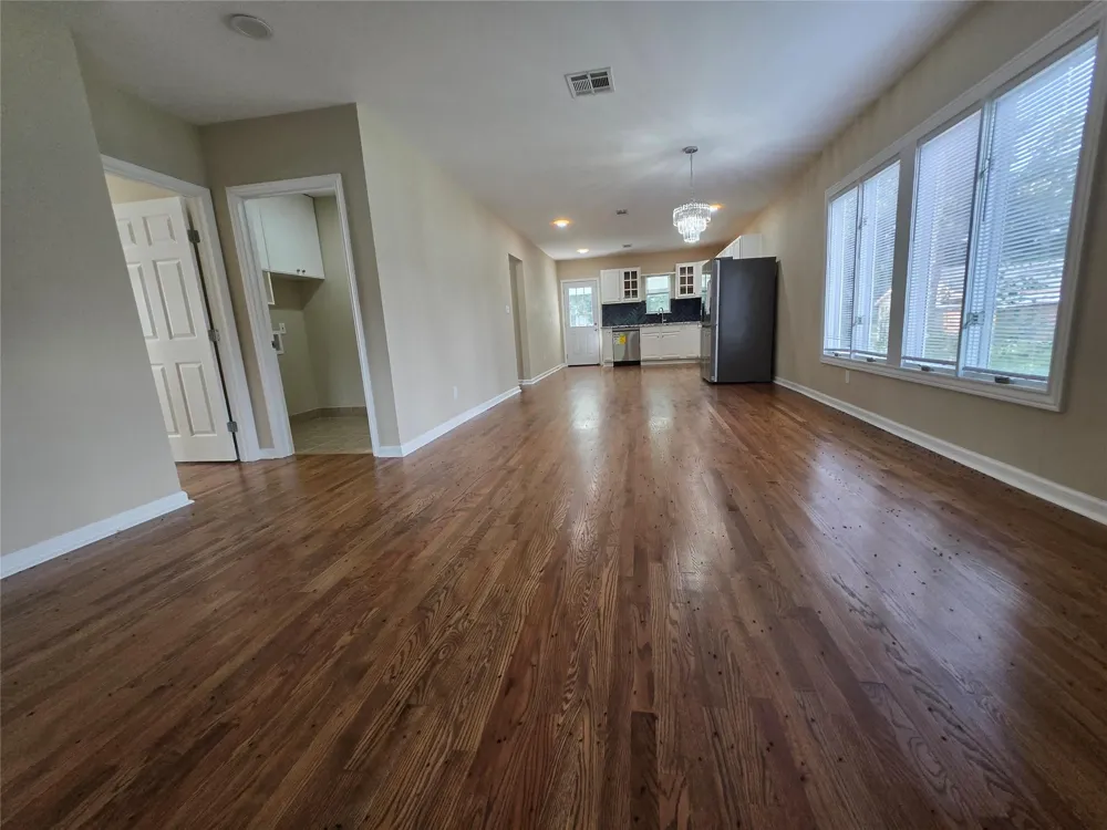 1342 County Road 5003 Cleveland, TX 77327