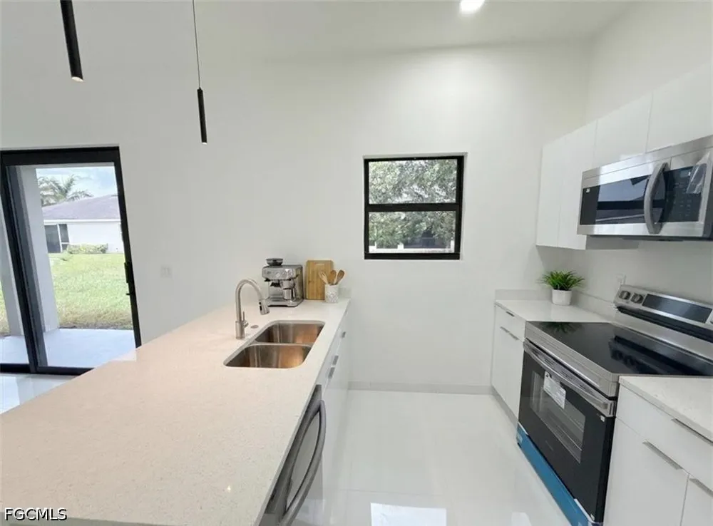 NW 25th Street Cape Coral, FL 33993