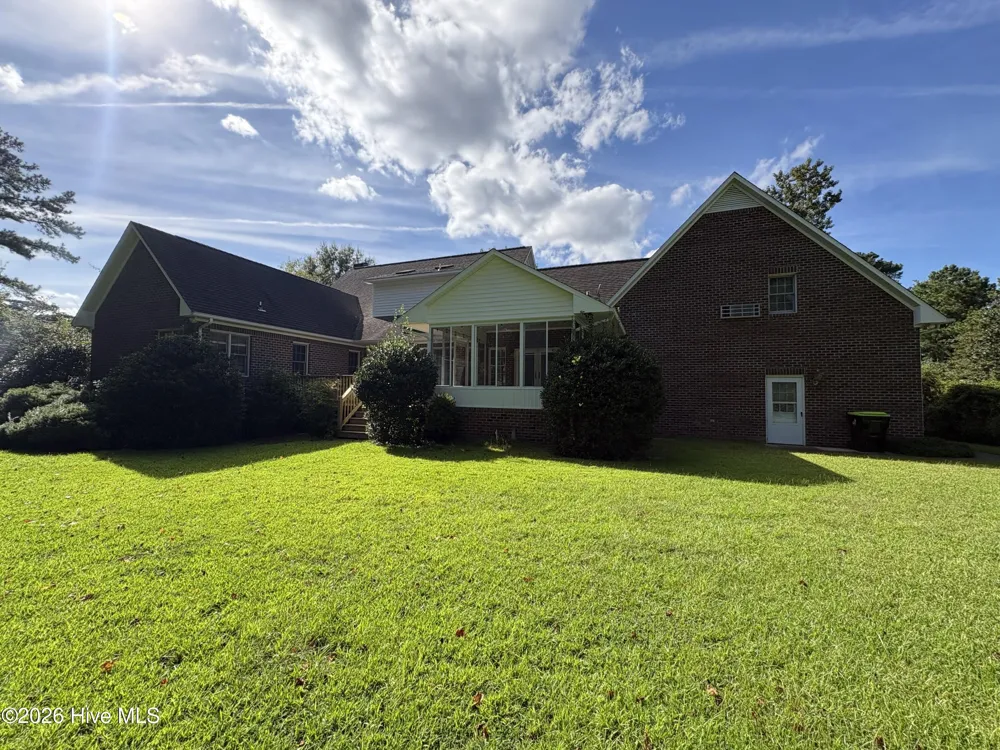 916 Dorset Way Trent Woods, NC 28562