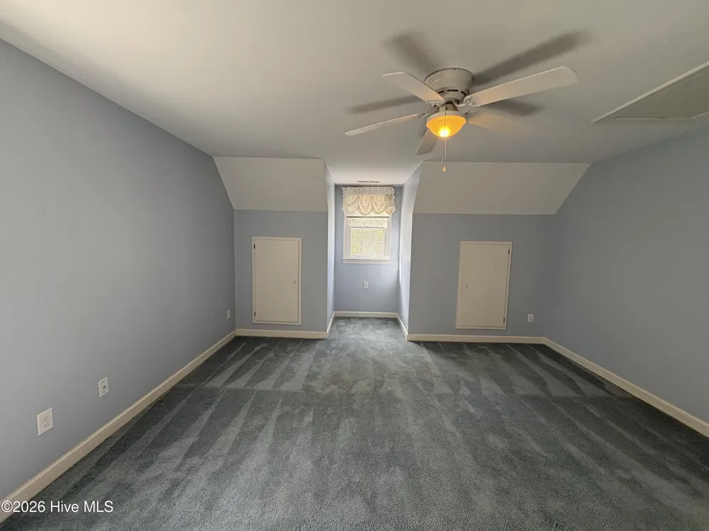916 Dorset Way Trent Woods, NC 28562
