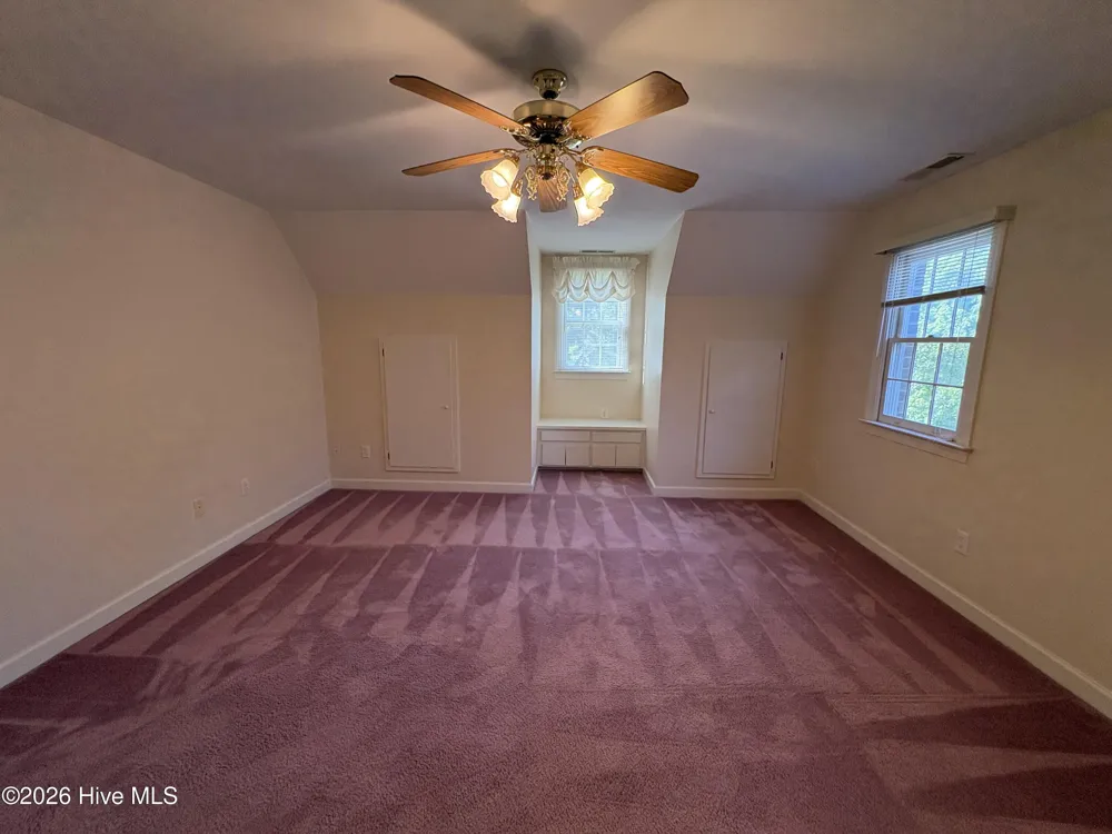 916 Dorset Way Trent Woods, NC 28562