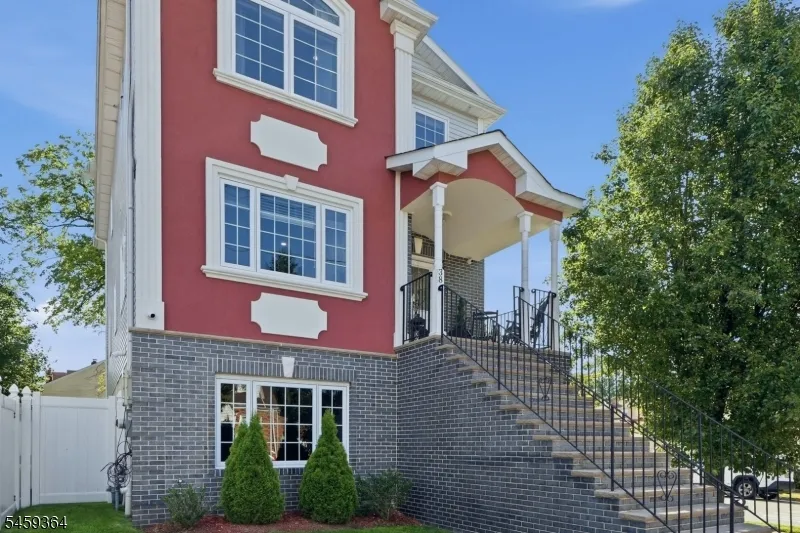 38 Center St Belleville, NJ 07109