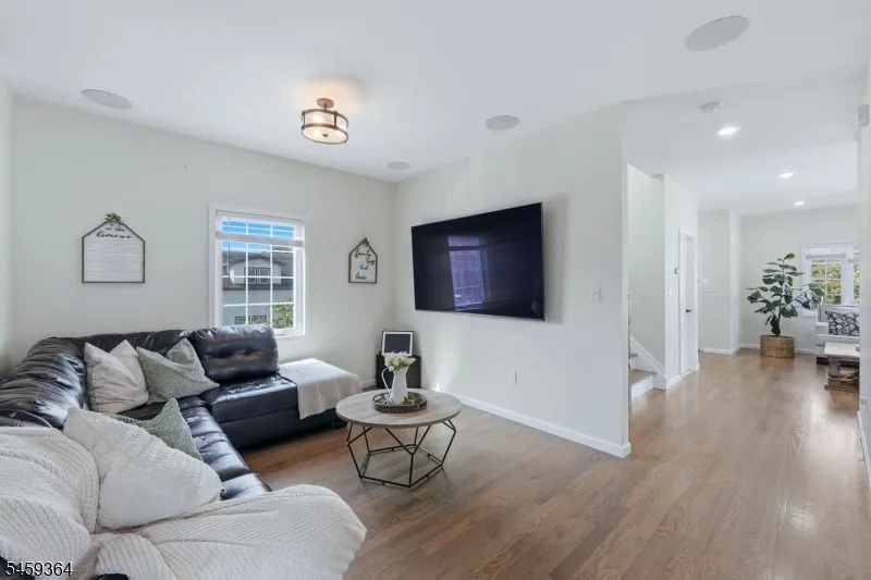38 Center St Belleville, NJ 07109
