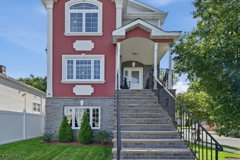 38 Center St Belleville, NJ 07109