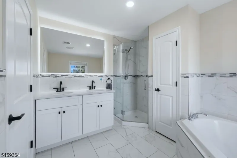38 Center St Belleville, NJ 07109