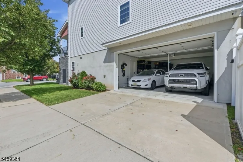38 Center St Belleville, NJ 07109