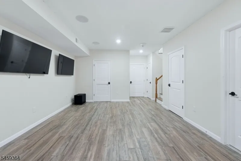 38 Center St Belleville, NJ 07109