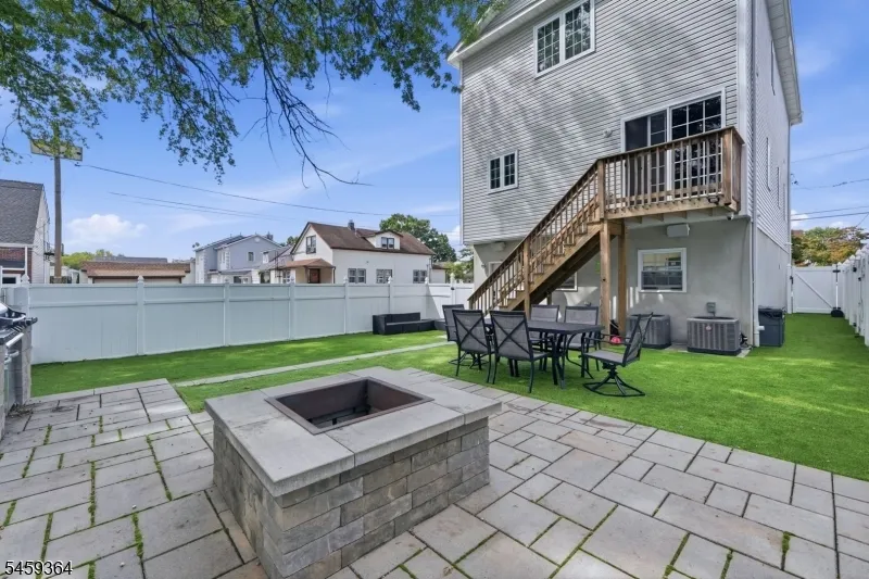 38 Center St Belleville, NJ 07109