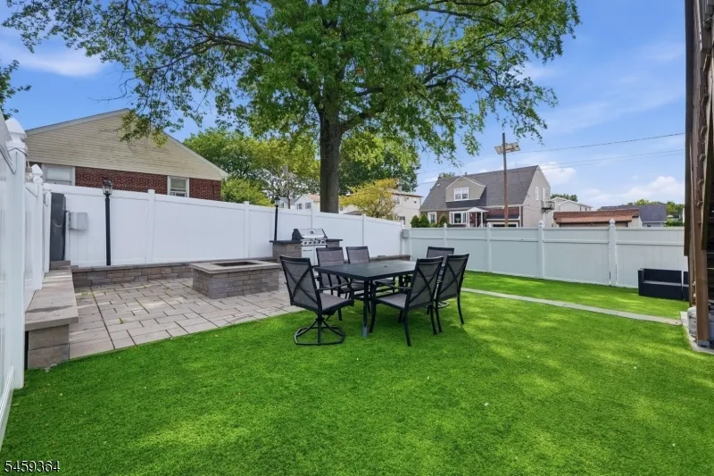 38 Center St Belleville, NJ 07109