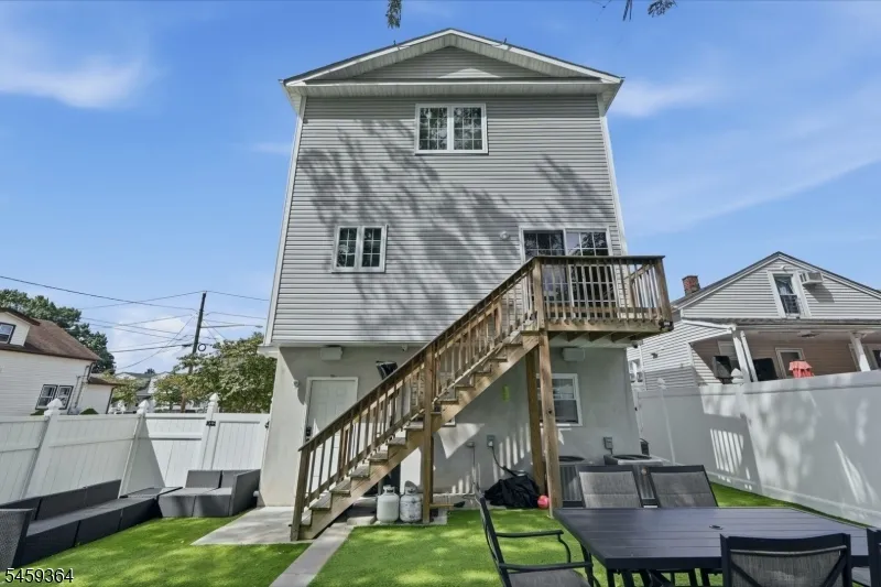38 Center St Belleville, NJ 07109