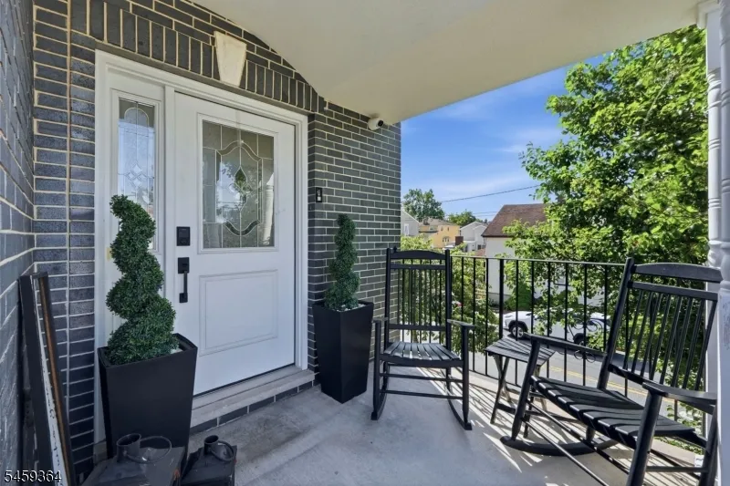 38 Center St Belleville, NJ 07109