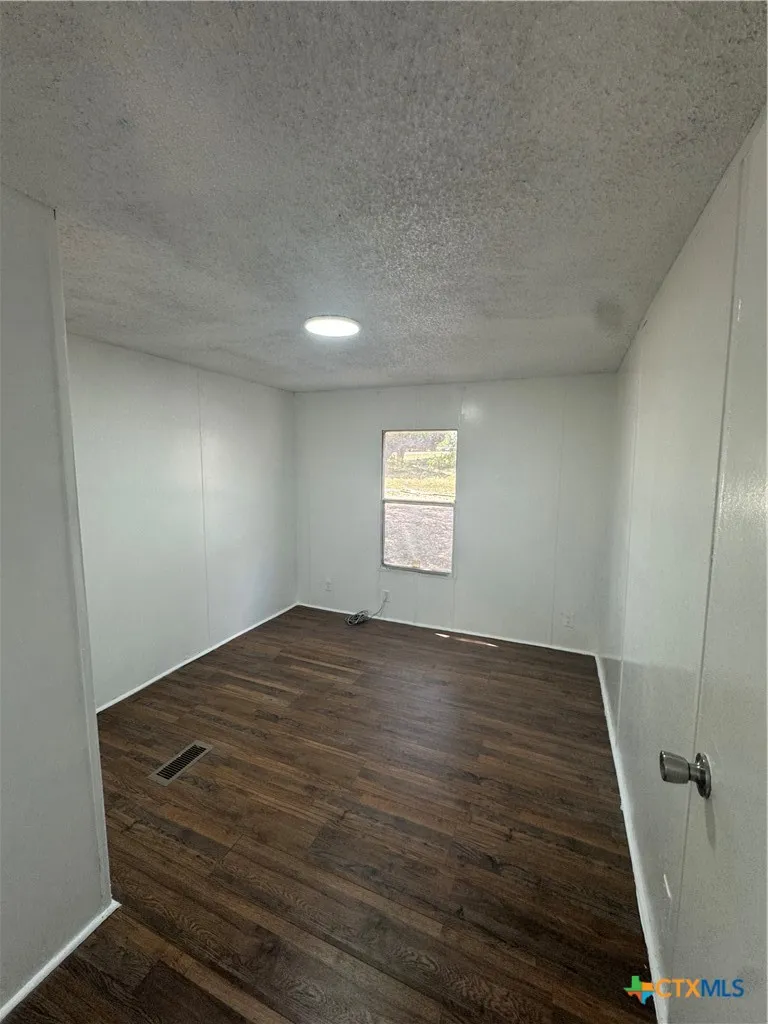 611 Flintstone Drive Canyon Lake, TX 78133