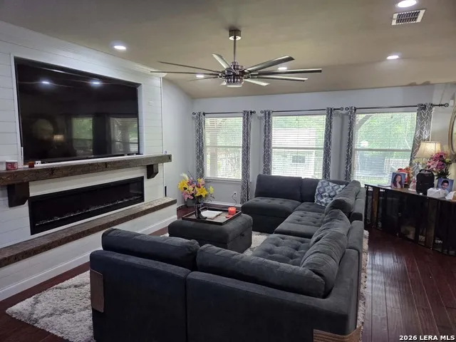 7830 BUR OAK WAY San Antonio, TX 78223