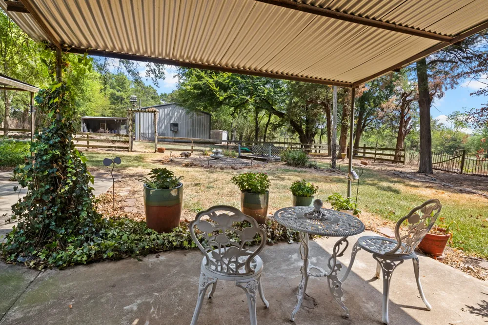 1134 County Road 3350 Cookville, TX 75558