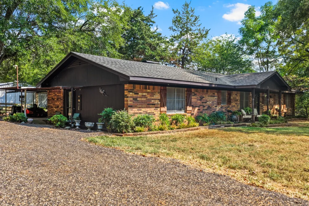 1134 County Road 3350 Cookville, TX 75558
