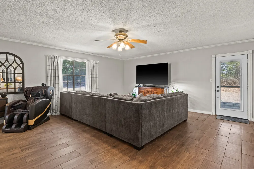 1134 County Road 3350 Cookville, TX 75558