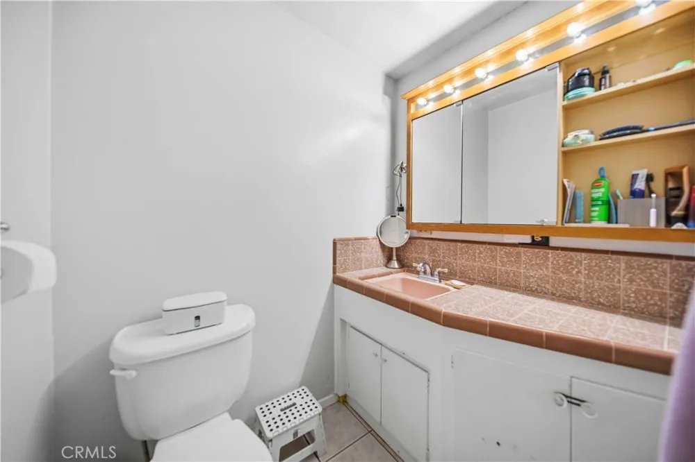 48054 85th St West W Lancaster, CA 93536