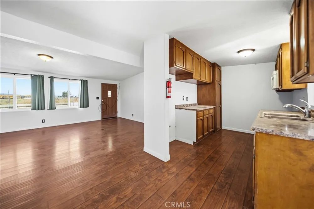 48054 85th St West W Lancaster, CA 93536