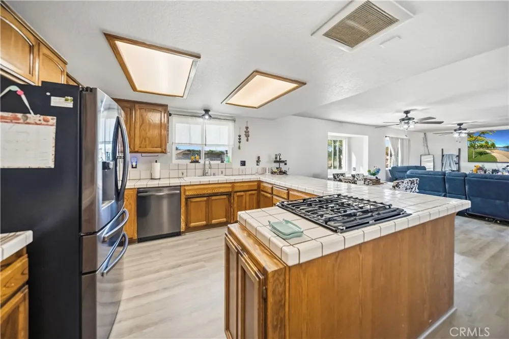 48054 85th St West W Lancaster, CA 93536