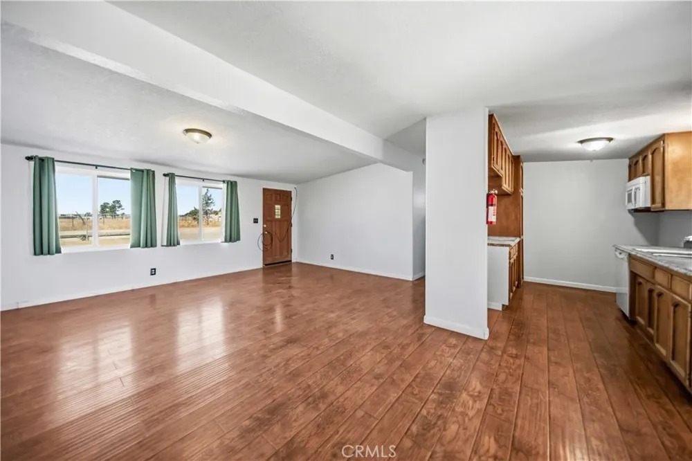 48054 85th St West W Lancaster, CA 93536