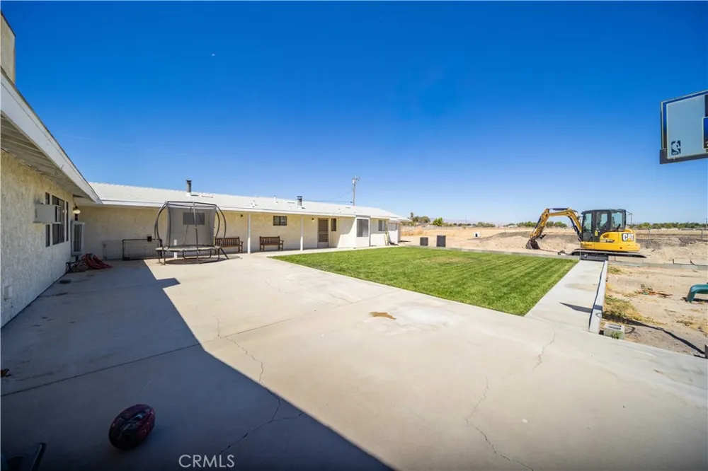 48054 85th St West W Lancaster, CA 93536