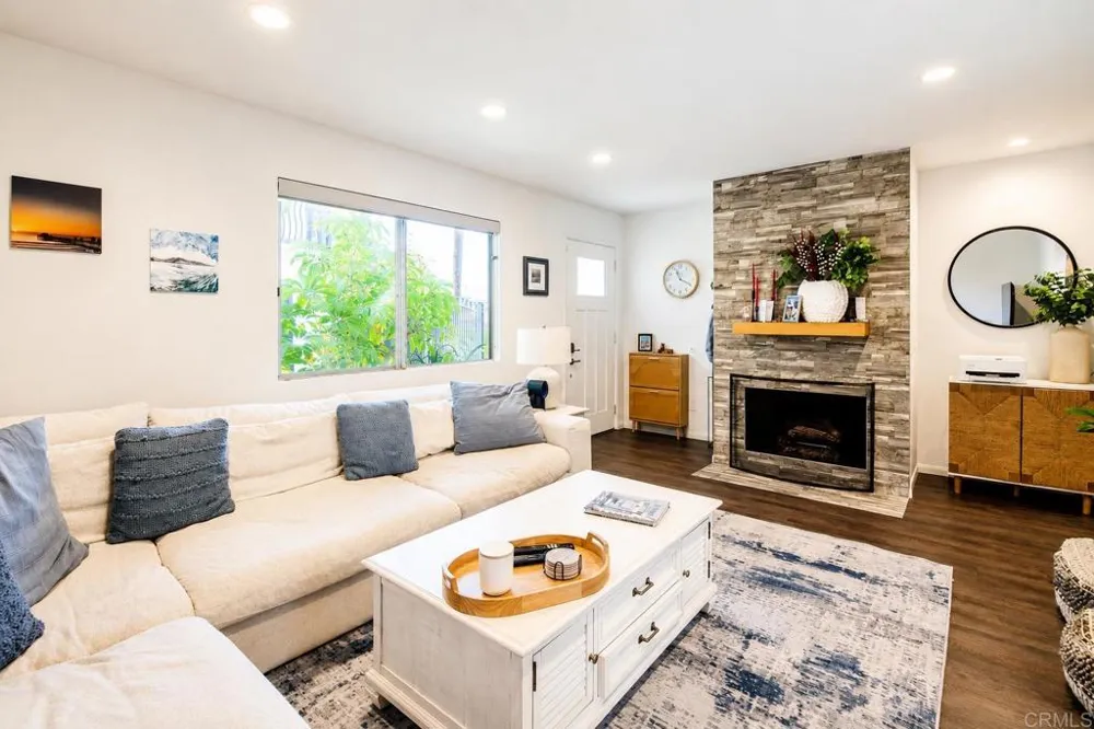 2826 Unicornio Street #A Carlsbad, CA 92009