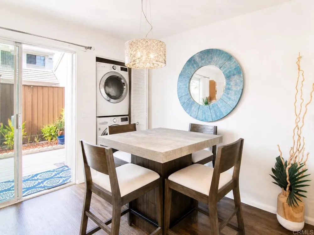 2826 Unicornio Street #A Carlsbad, CA 92009