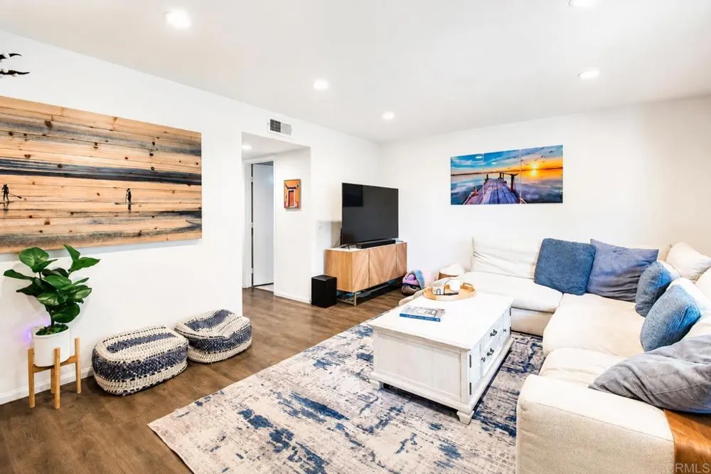 2826 Unicornio Street #A Carlsbad, CA 92009