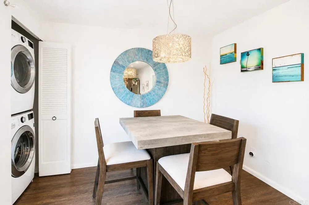 2826 Unicornio Street #A Carlsbad, CA 92009
