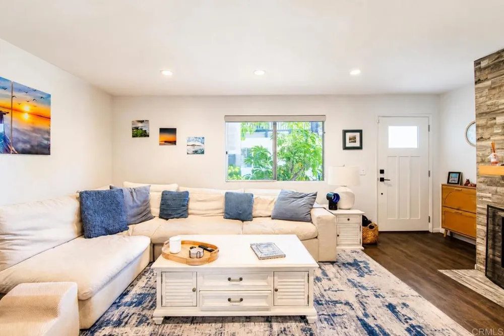 2826 Unicornio Street #A Carlsbad, CA 92009