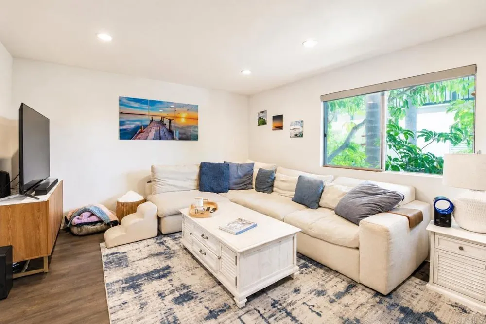 2826 Unicornio Street #A Carlsbad, CA 92009