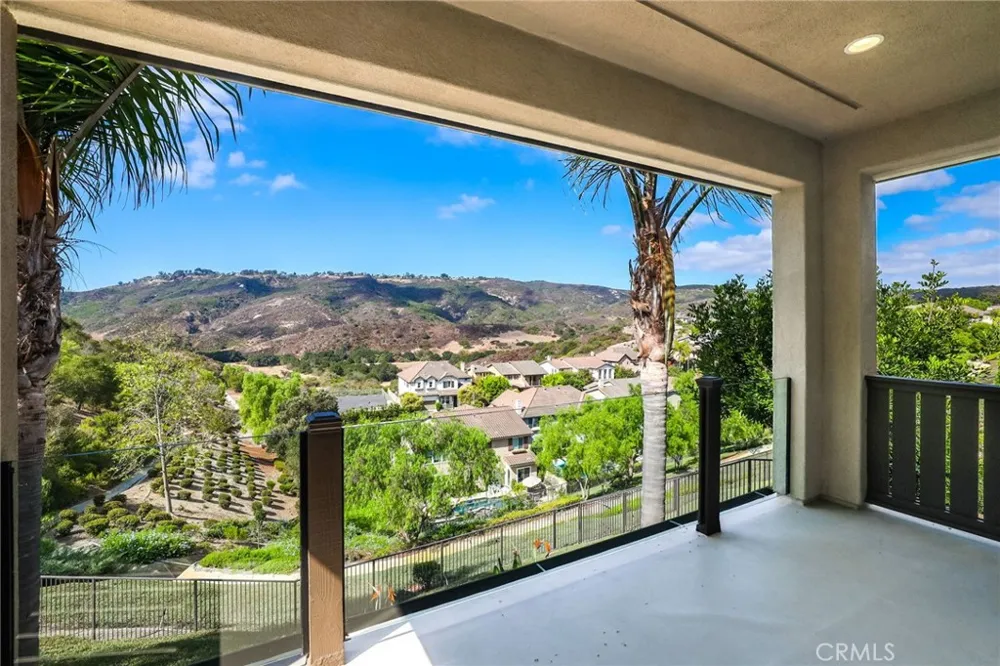 33 Glittering Sky Aliso Viejo, CA 92656